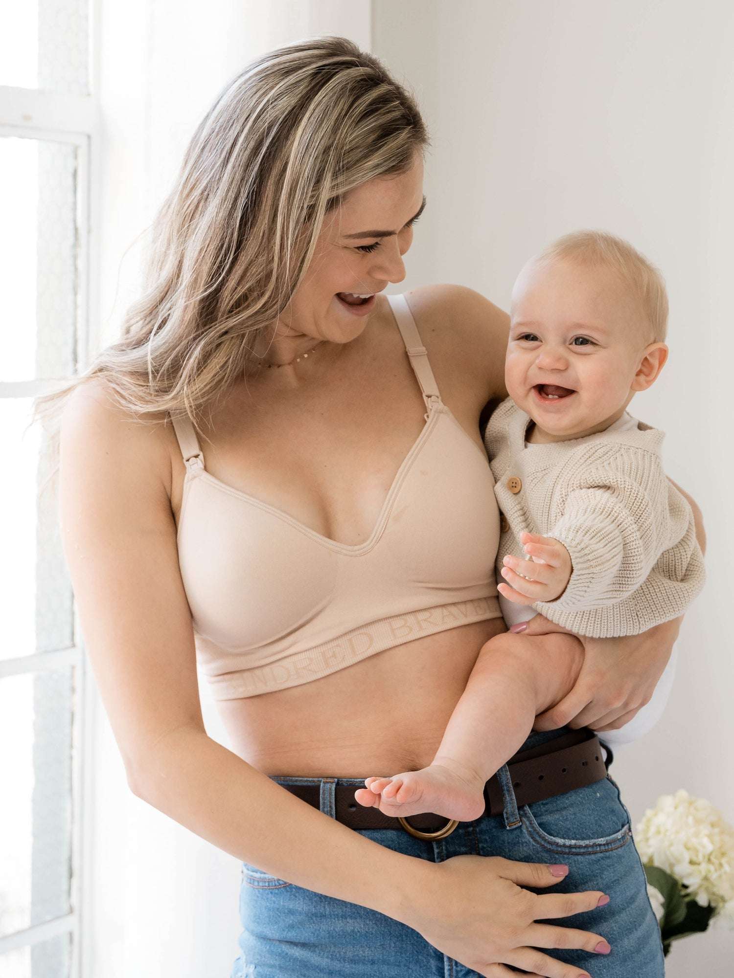 Signature Sublime® Contour Hands-Free Pumping & Nursing Bra | Beige | Milk & Baby 