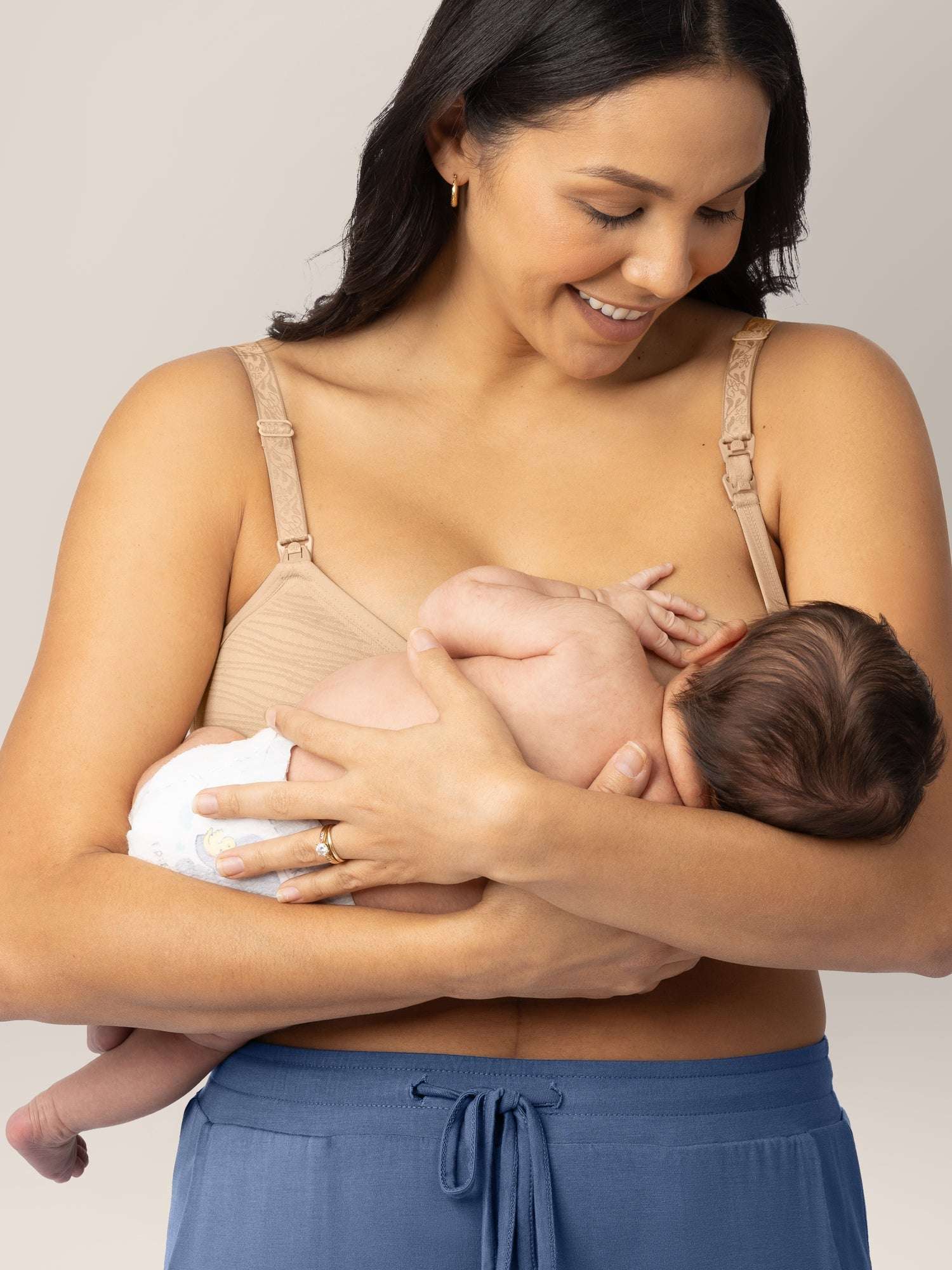 Sublime® Hands-Free Pumping & Nursing Bra | Beige Milk & Baby