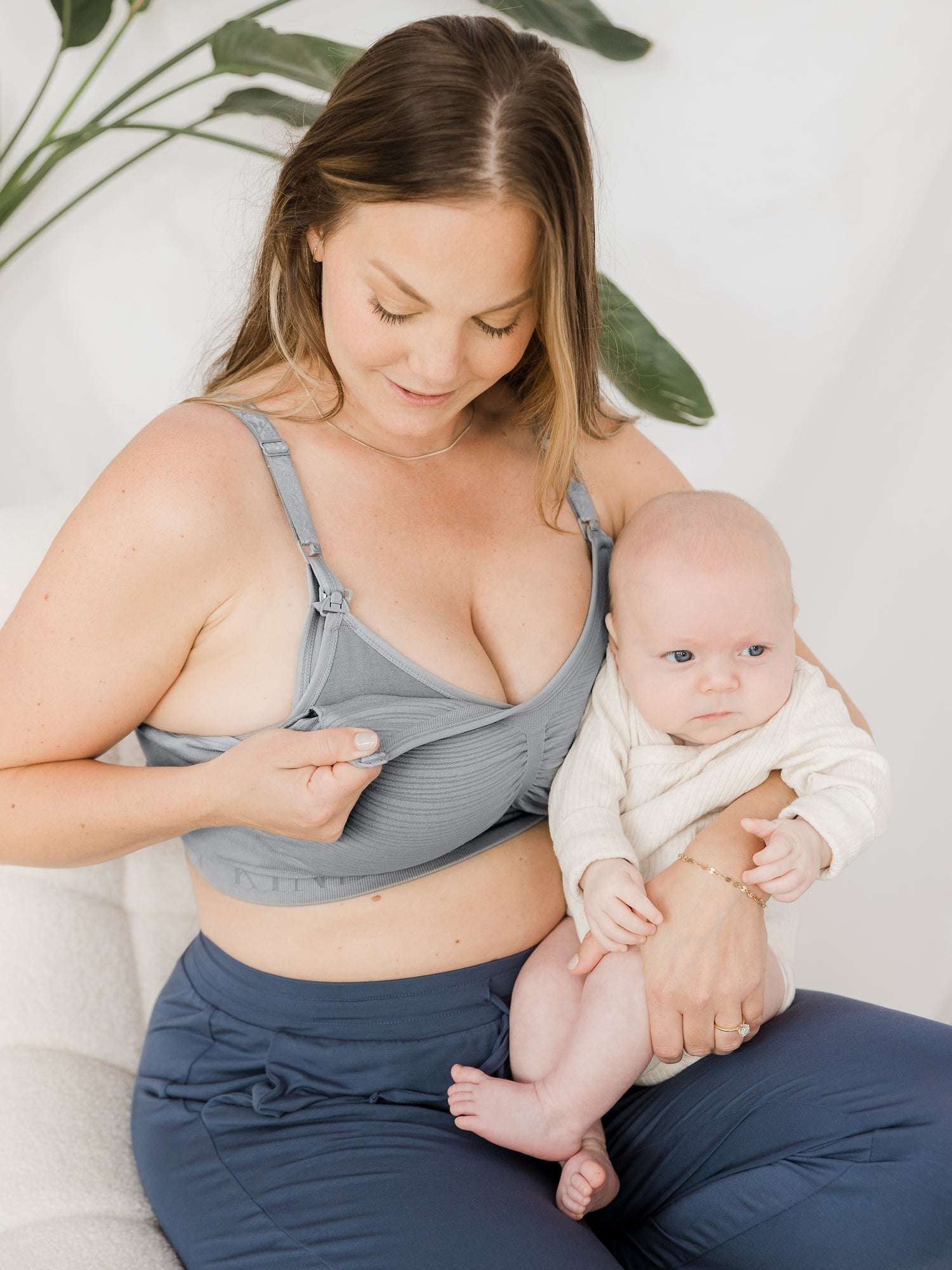 Sublime® Hands-Free Pumping & Nursing Bra | Grey Milk & Baby