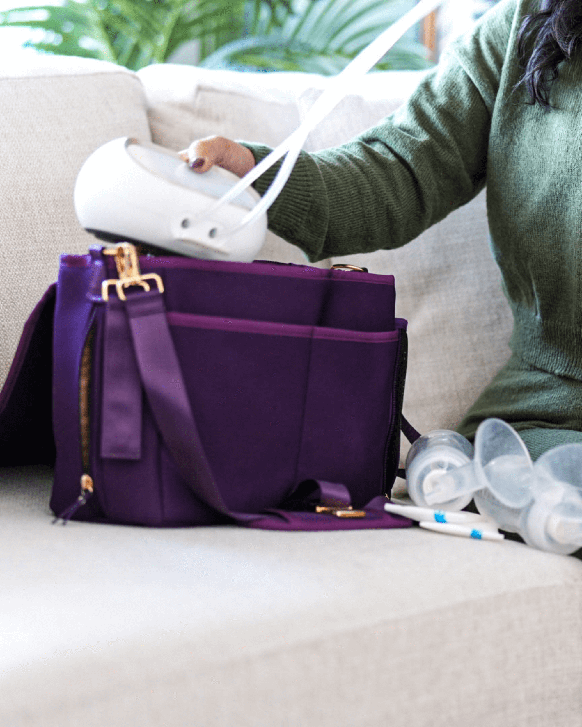 Maddy Caddy Breast Pump Crossbody | Milk & Baby