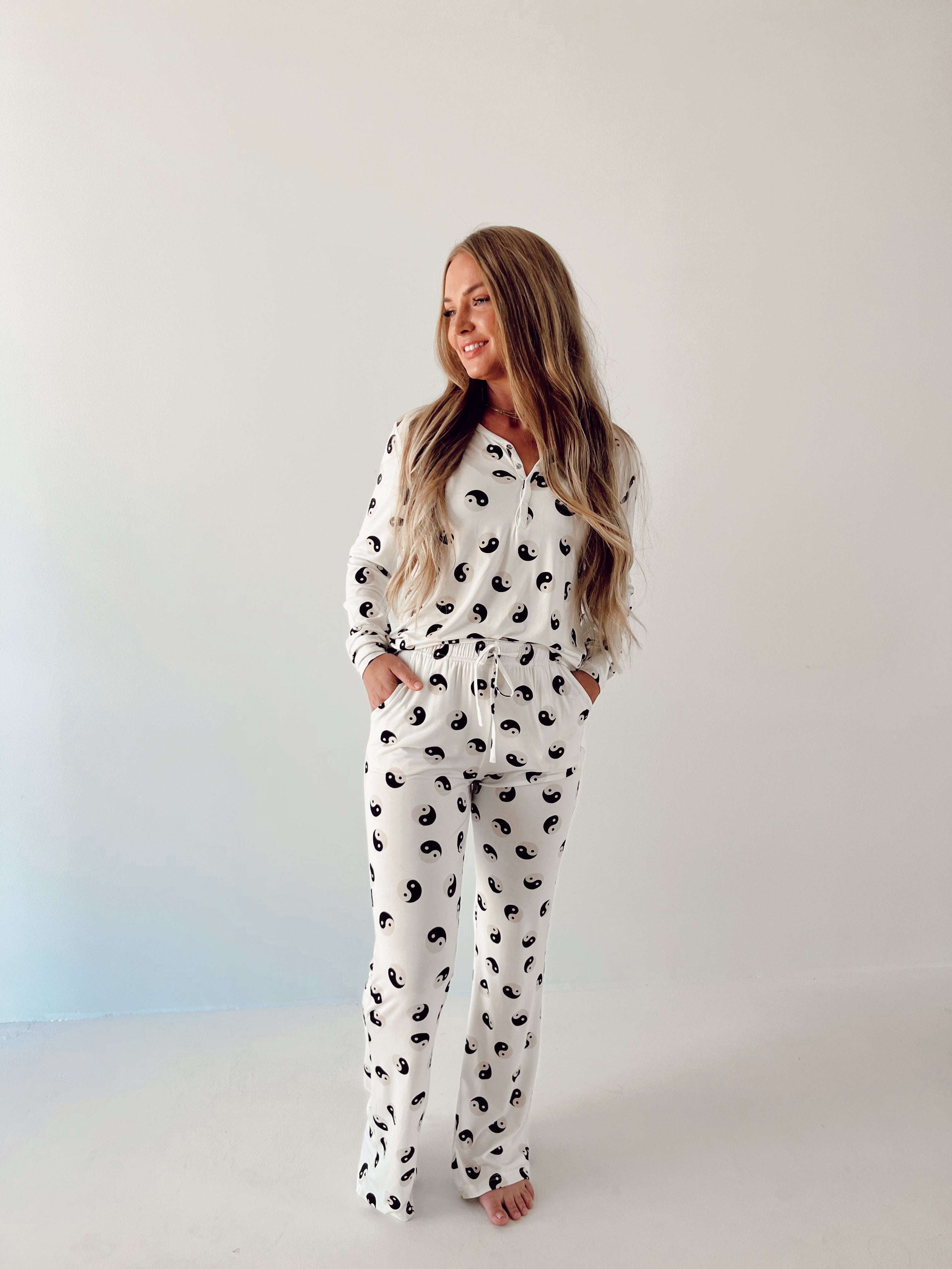 Black & White Yin Yang | Women's Bamboo Pajamas Milk & Baby