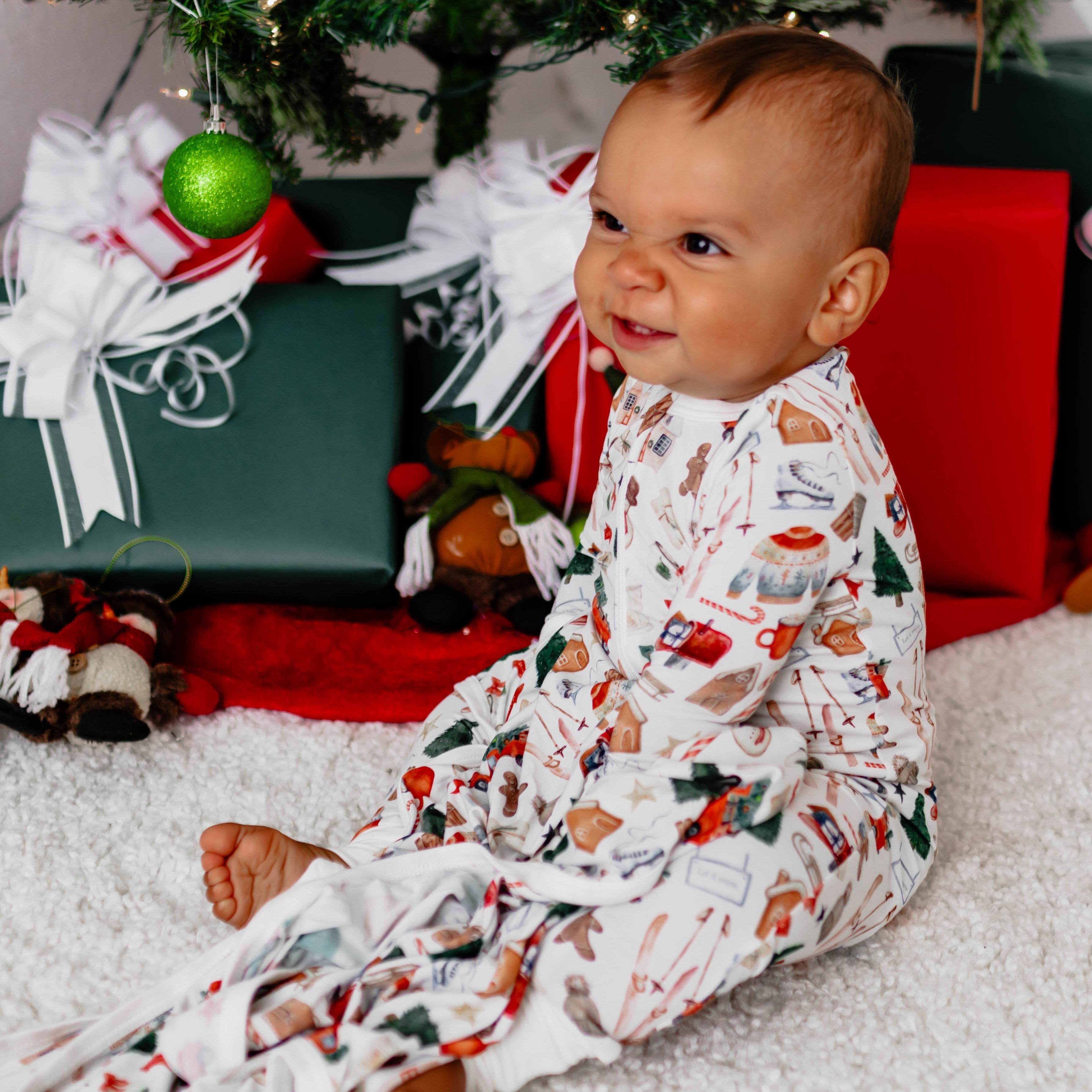 Christmas Classic Convertible Romper - milk & baby