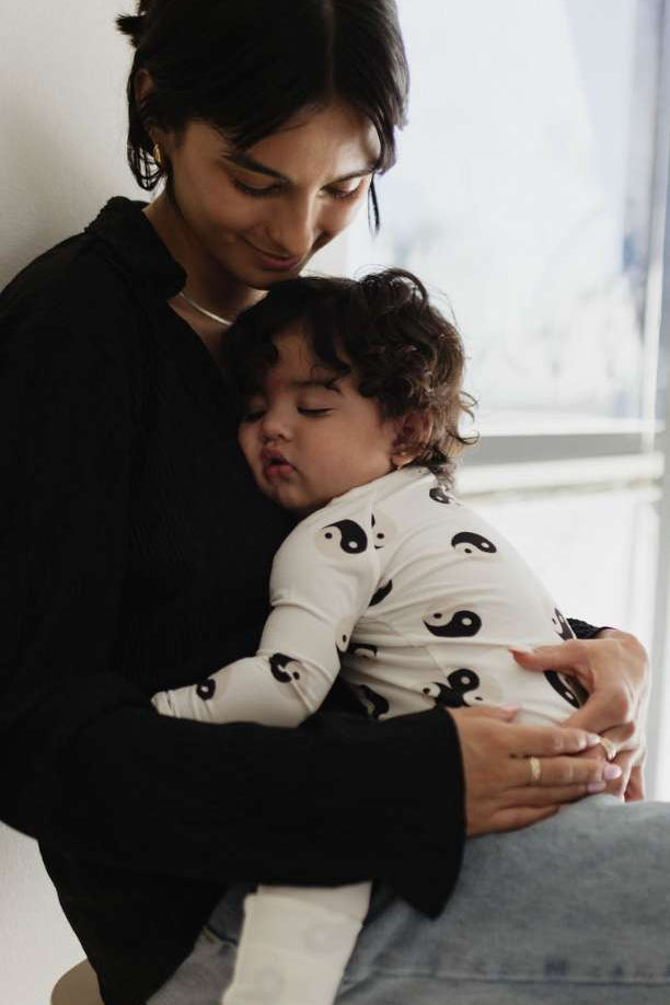 Black & White Yin Yang | Bamboo Zip Pajamas Milk & Baby