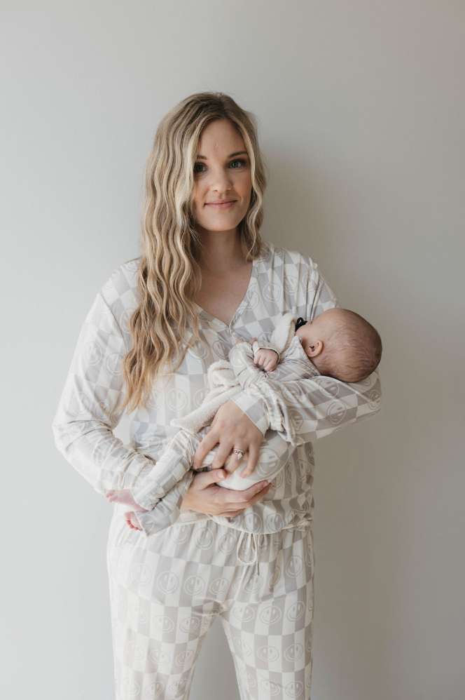 Smile Checkerboard | Women's Bamboo Pajamas Milk & Baby