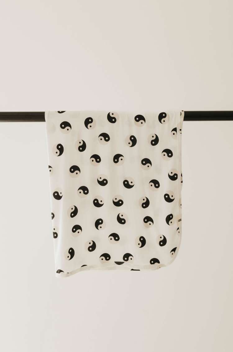 Black & White Yin Yang | Bamboo Infant Swaddle Milk & Baby