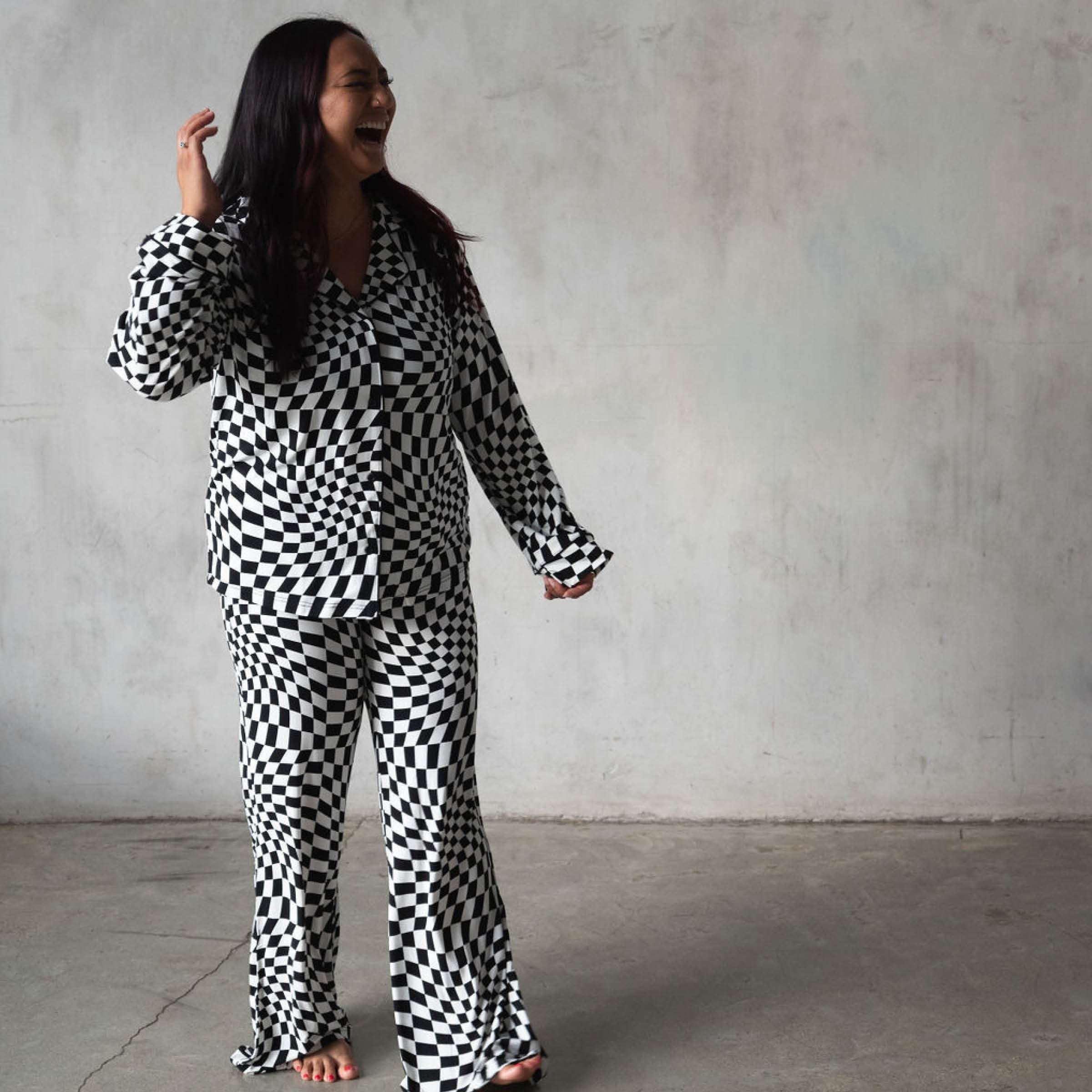 B&W Wavy Checker | Women's Flare Set (Long Sleeve) Milk & Baby