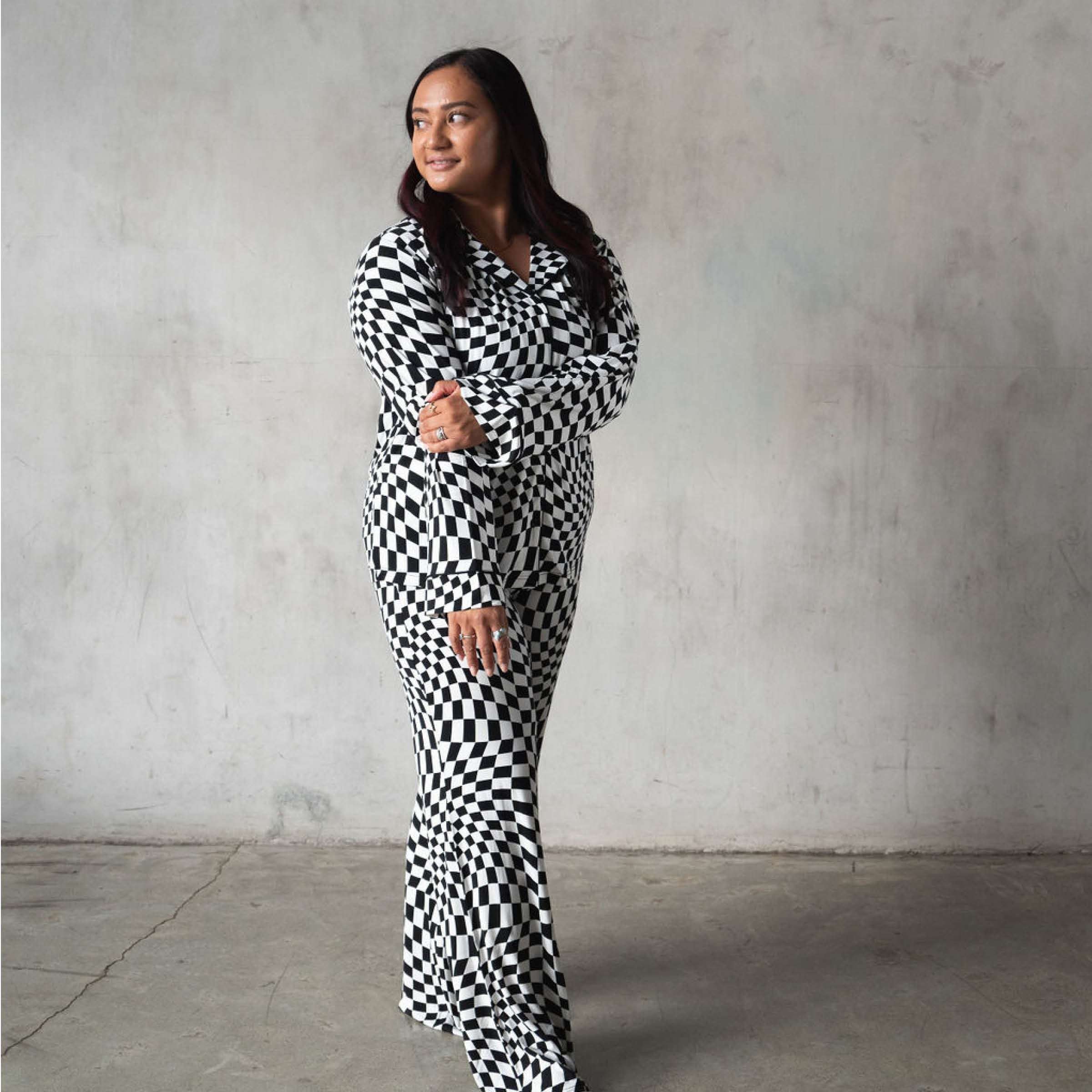 B&W Wavy Checker | Women's Flare Set (Long Sleeve) Milk & Baby