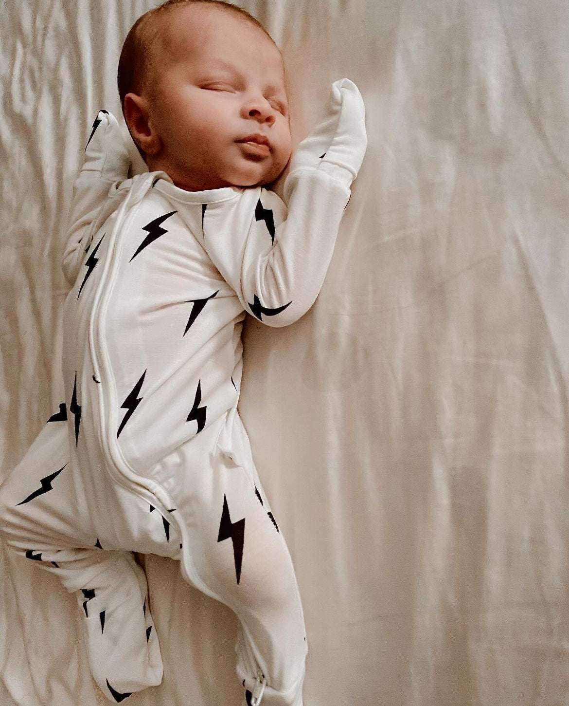 White & Black Lightning Bolt | Bamboo Zip Pajamas Milk & Baby