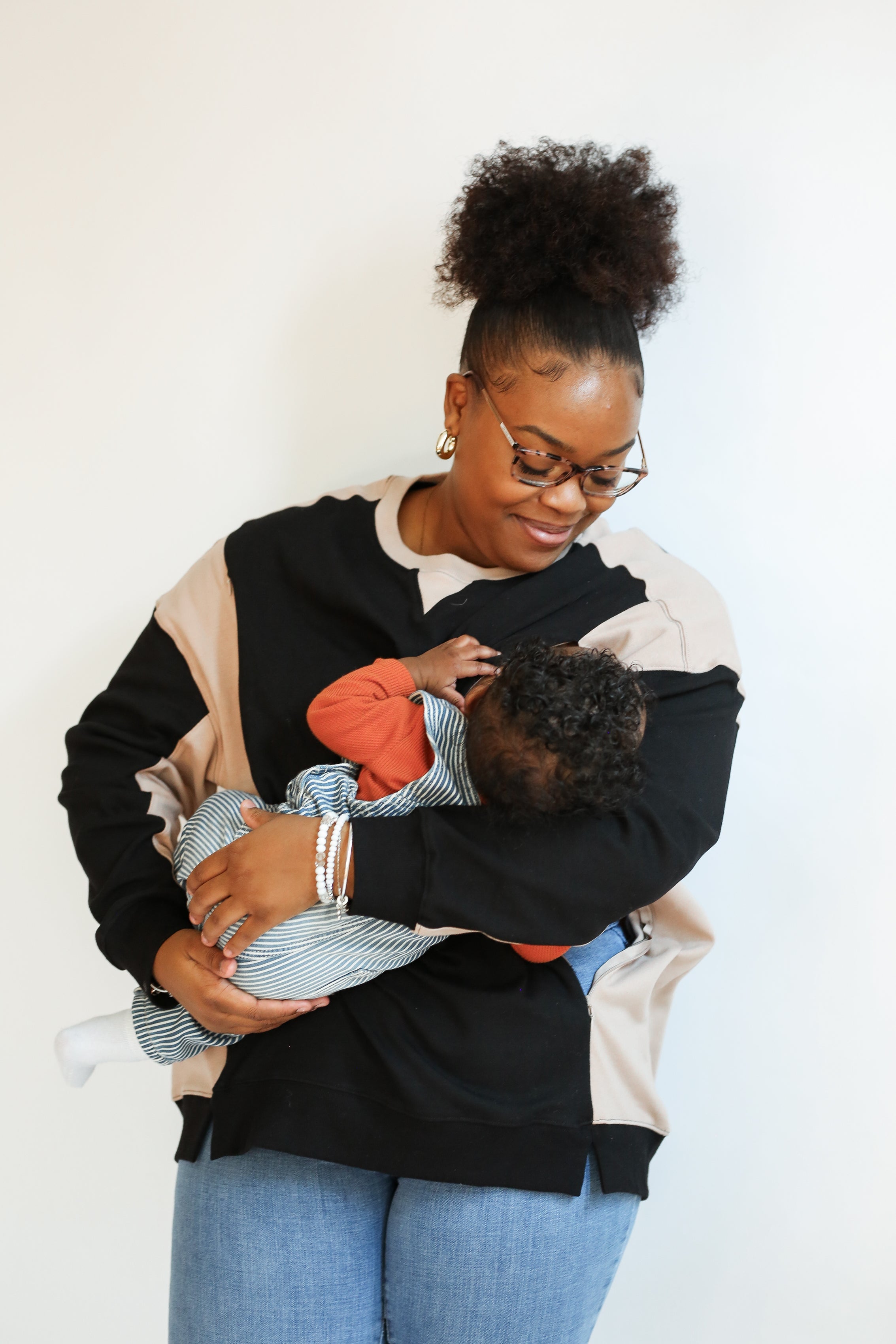 Color Block Nursing Lightweight Sweatshirt | Milk & Baby